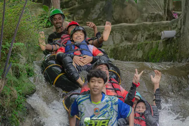 River Tubing Omah Jambu Kemuning