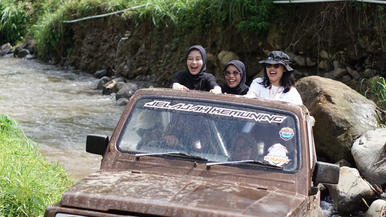 River Tubing KemuningTrip